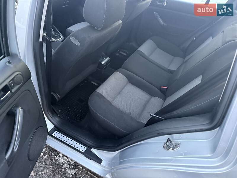 Универсал Volkswagen Golf 2003 в Ровно