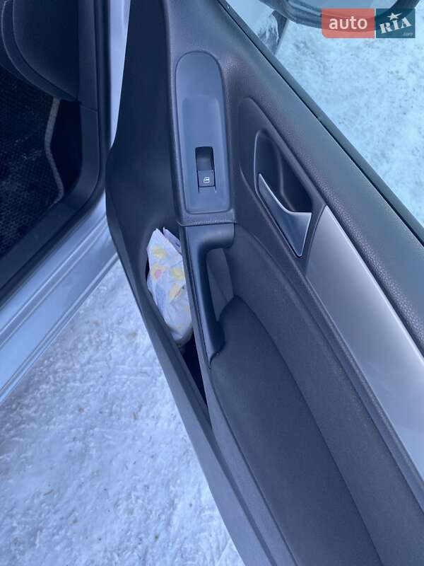 Хетчбек Volkswagen Golf 2011 в Львові фото 18 Хетчбек Volkswagen Golf 2011 в Львові