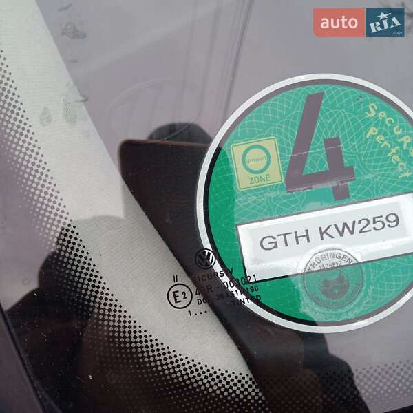 Хэтчбек Volkswagen Golf 2001 в Ладыжине