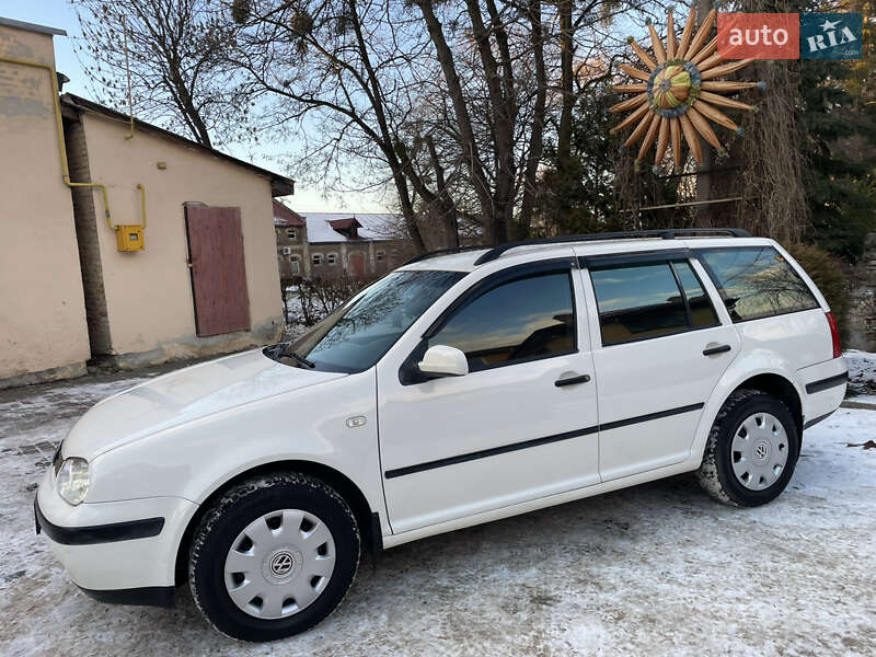 Универсал Volkswagen Golf 2001 в Львове