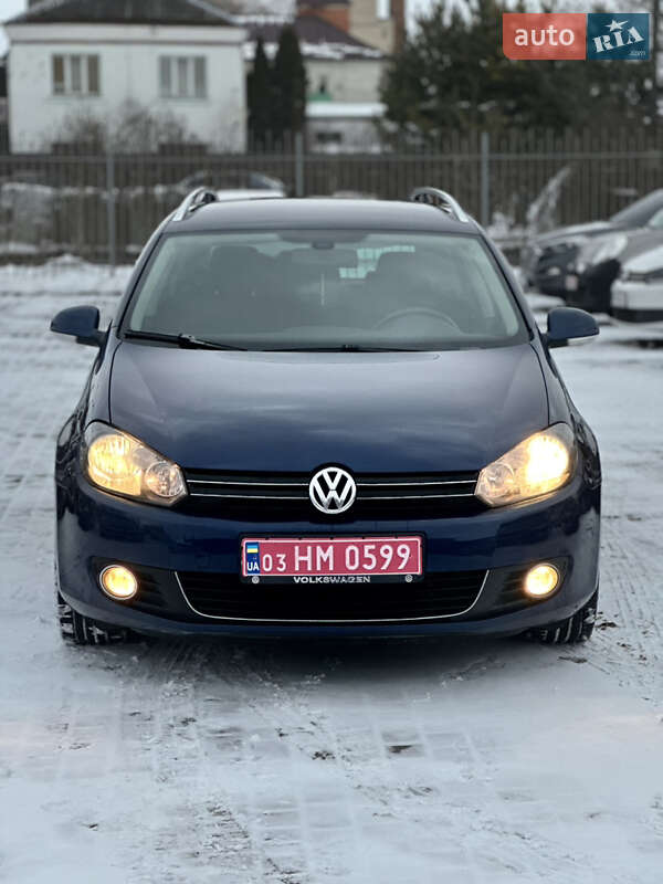Универсал Volkswagen Golf 2011 в Староконстантинове