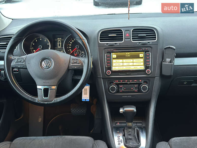 Универсал Volkswagen Golf 2011 в Староконстантинове