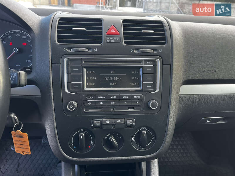 Хетчбек Volkswagen Golf 2008 в Луцьку фото 21 Хетчбек Volkswagen Golf 2008 в Луцьку