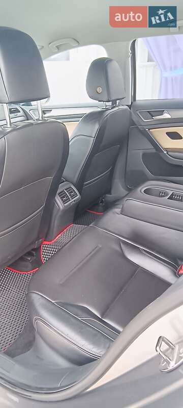 Хетчбек Volkswagen Golf 2012 в Києві