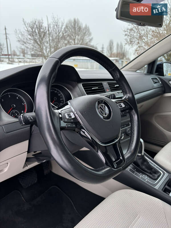 Хэтчбек Volkswagen Golf 2013 в Нетешине фото 19 Хэтчбек Volkswagen Golf 2013 в Нетешине
