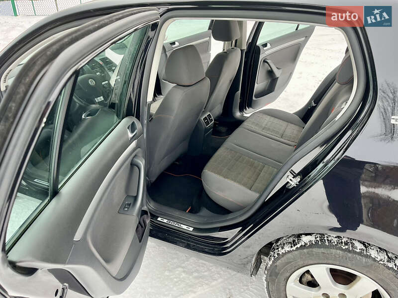 Хетчбек Volkswagen Golf 2006 в Коростені