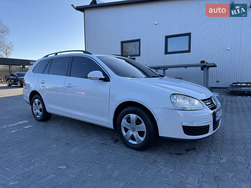 Універсал Volkswagen Golf 2009 в Володимирі