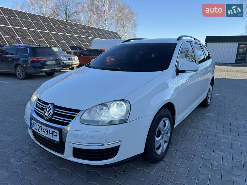 Універсал Volkswagen Golf 2009 в Володимирі