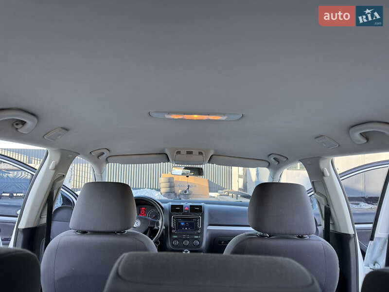 Універсал Volkswagen Golf 2009 в Володимирі