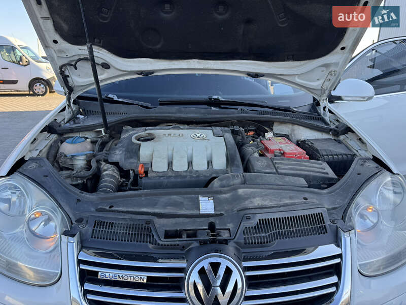 Універсал Volkswagen Golf 2009 в Володимирі