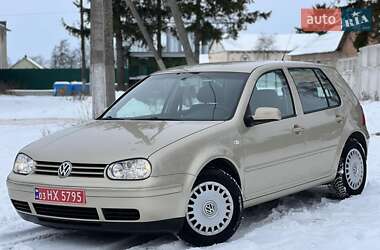 Хэтчбек Volkswagen Golf 2003 в Красилове