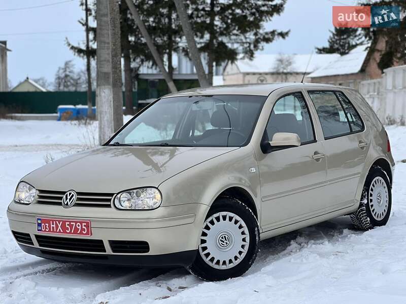 Хетчбек Volkswagen Golf 2003 в Красилові