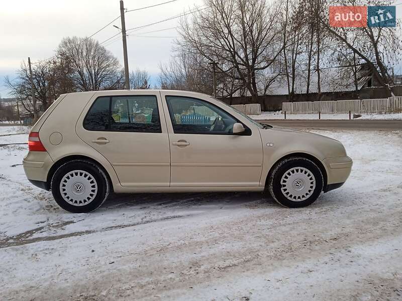 Хетчбек Volkswagen Golf 2003 в Красилові