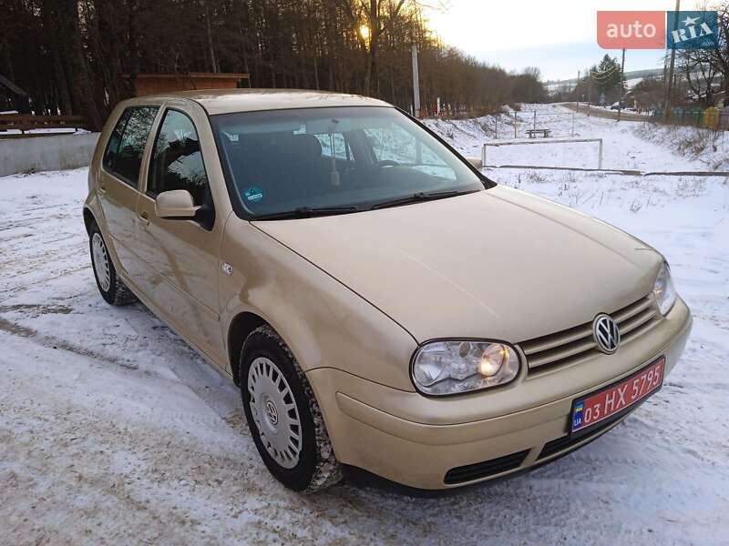 Хетчбек Volkswagen Golf 2003 в Красилові