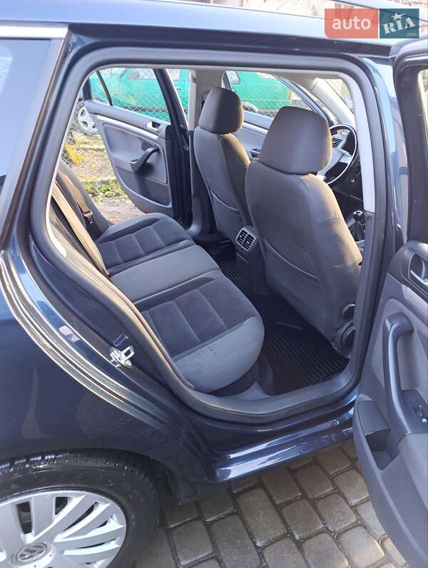 Універсал Volkswagen Golf 2009 в Луцьку