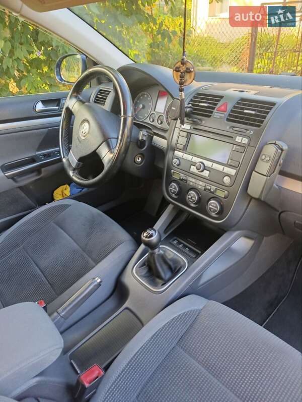 Універсал Volkswagen Golf 2009 в Луцьку