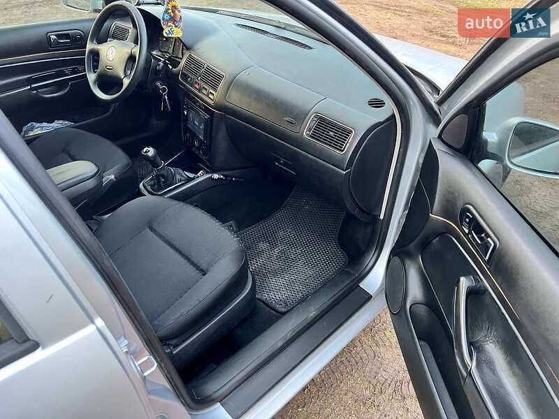 Універсал Volkswagen Golf 2002 в Слов'янську