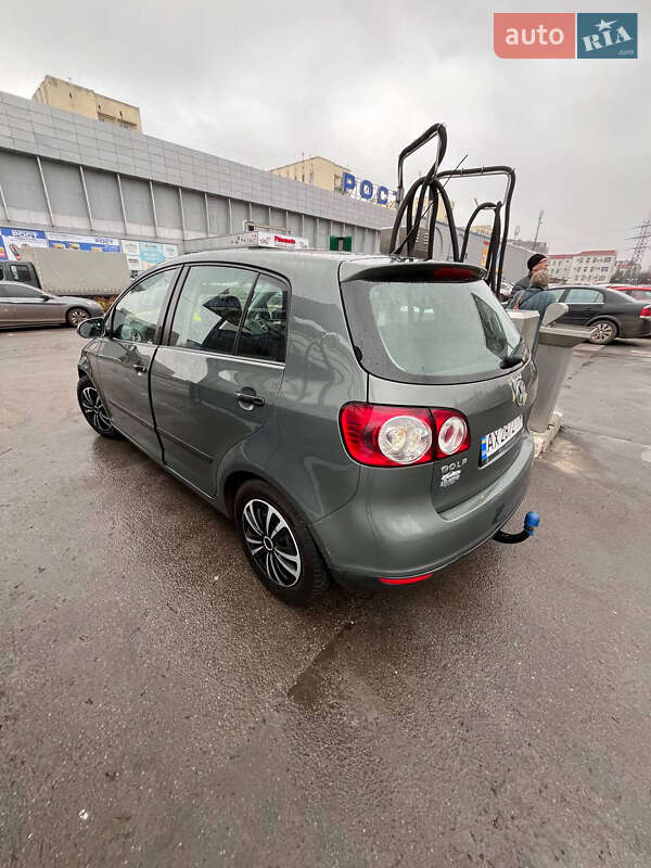 Хэтчбек Volkswagen Golf 2005 в Харькове