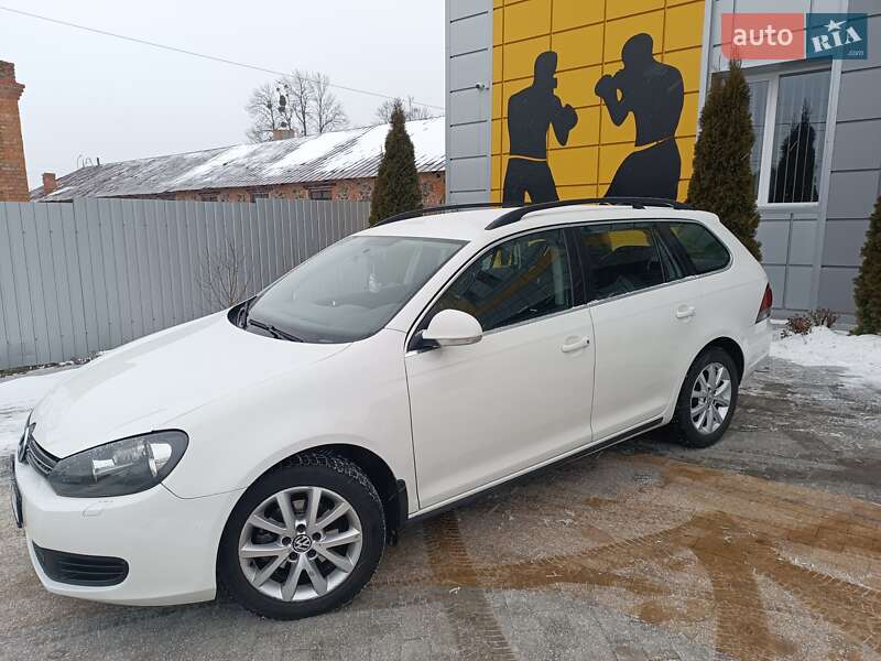 Універсал Volkswagen Golf 2011 в Вінниці