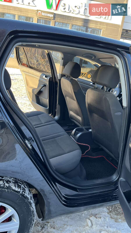 Хетчбек Volkswagen Golf 2004 в Тернополі