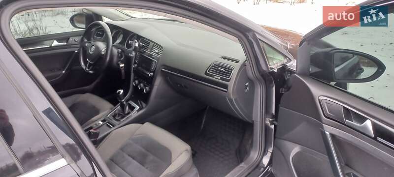 Універсал Volkswagen Golf 2013 в Бородянці