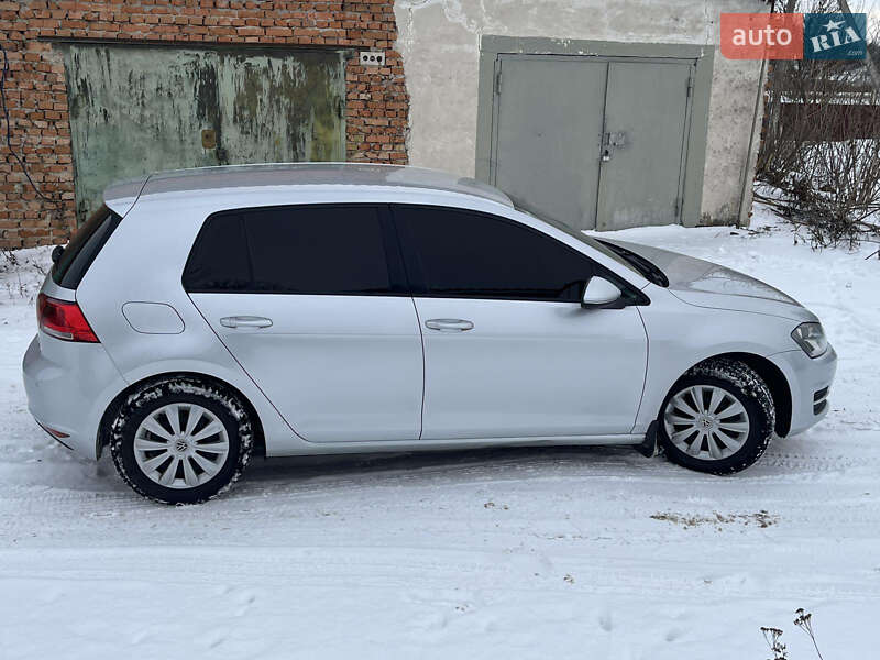 Хетчбек Volkswagen Golf 2014 в Теофіполі