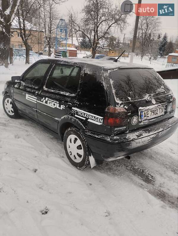 Хетчбек Volkswagen Golf 1996 в Краснокутську