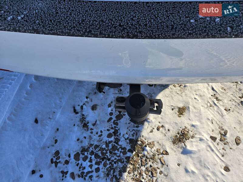 Универсал Volkswagen Golf 2010 в Луцке