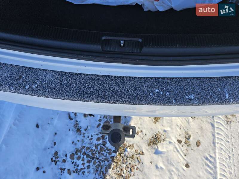 Универсал Volkswagen Golf 2010 в Луцке