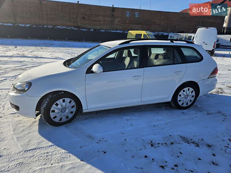 Универсал Volkswagen Golf 2010 в Луцке