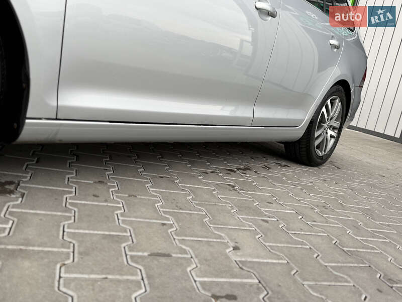 Універсал Volkswagen Golf 2011 в Володимирі