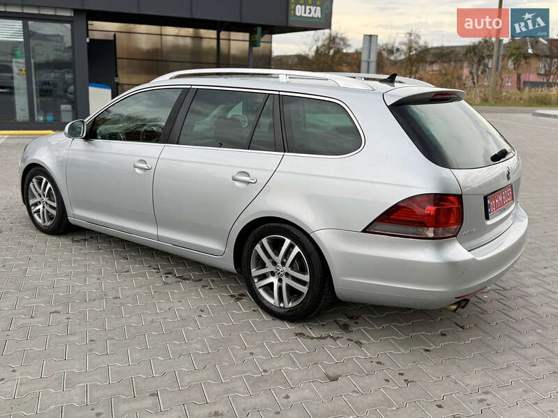 Універсал Volkswagen Golf 2011 в Володимирі