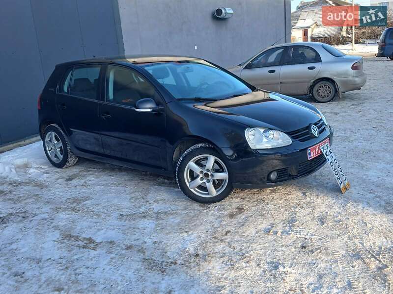 Хетчбек Volkswagen Golf 2006 в Тернополі