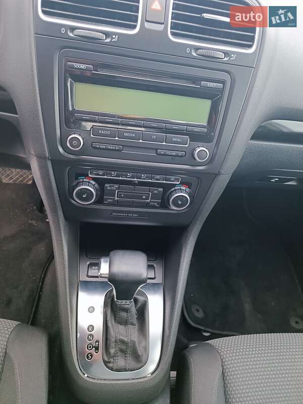 Хетчбек Volkswagen Golf 2009 в Києві