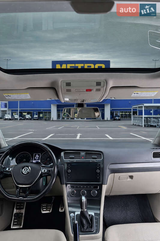 Хетчбек Volkswagen Golf 2017 в Кривому Розі