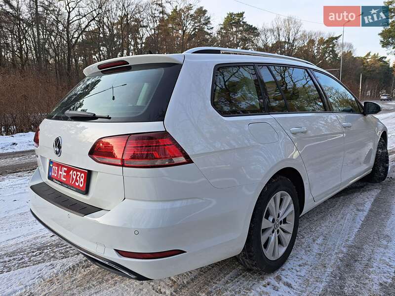 Універсал Volkswagen Golf 2019 в Луцьку