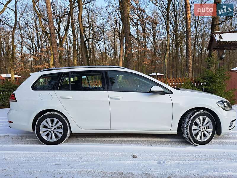 Універсал Volkswagen Golf 2019 в Луцьку