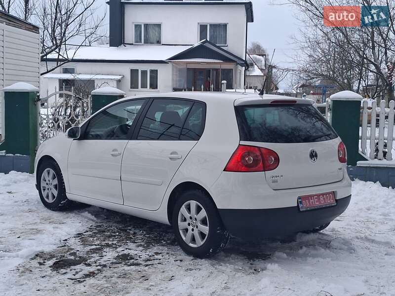 Хэтчбек Volkswagen Golf 2008 в Дубно