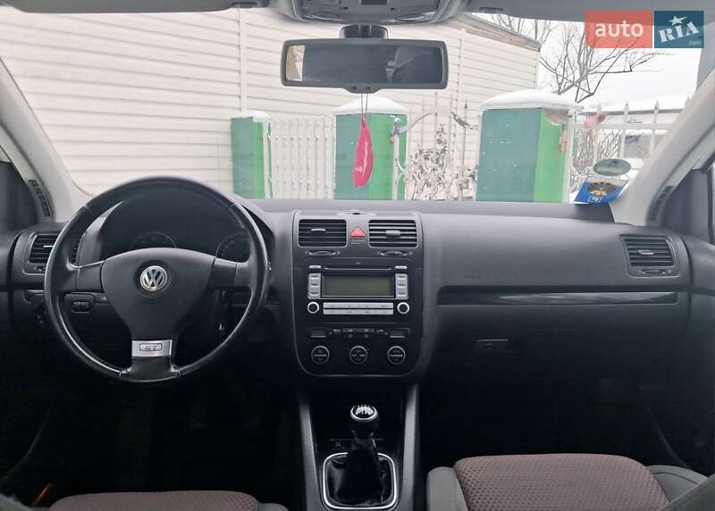 Хэтчбек Volkswagen Golf 2008 в Дубно