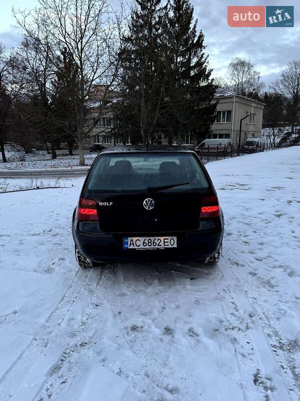 Хэтчбек Volkswagen Golf 2001 в Горохове
