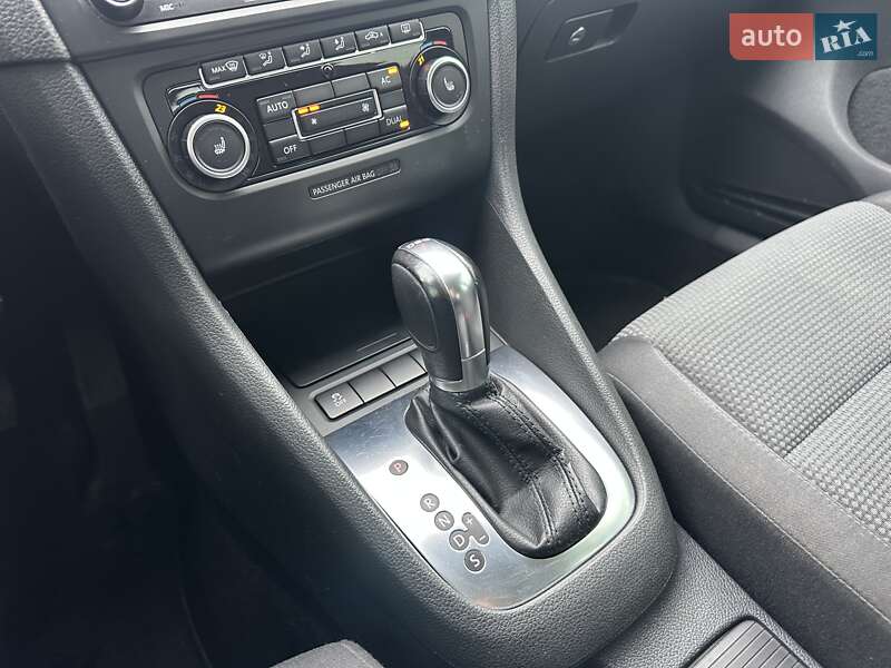 Хетчбек Volkswagen Golf 2012 в Києві