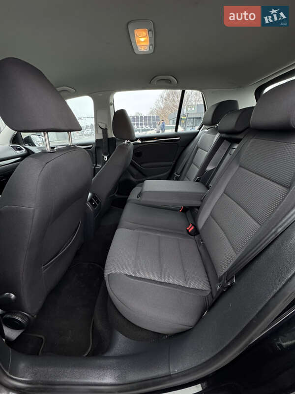 Хэтчбек Volkswagen Golf 2009 в Владимире