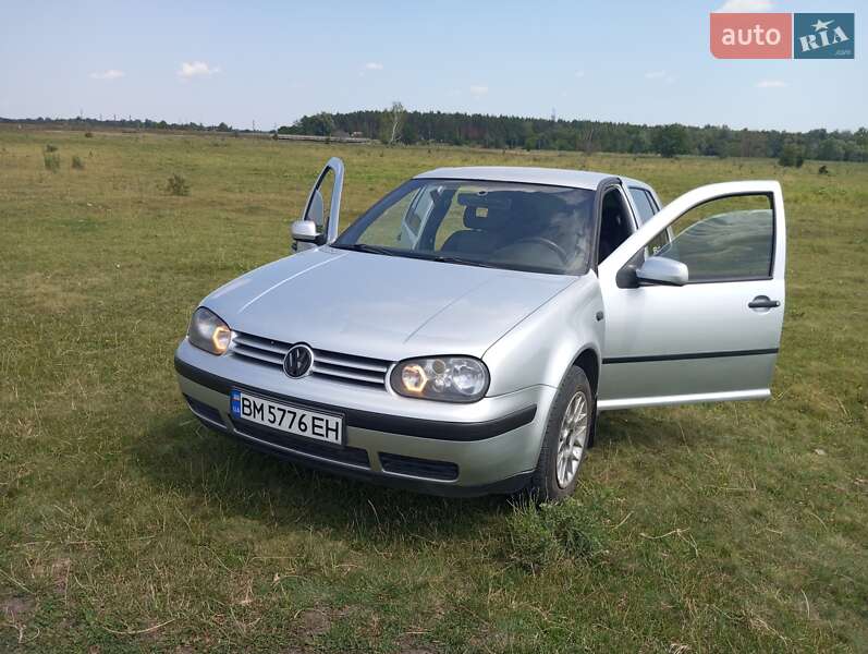 Універсал Volkswagen Golf 2000 в Сумах