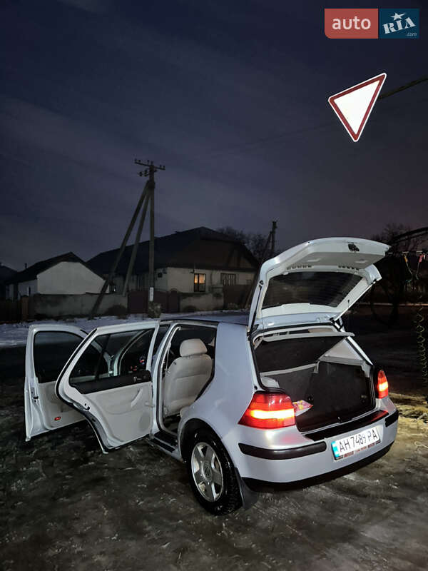 Хэтчбек Volkswagen Golf 1998 в Сокирянах