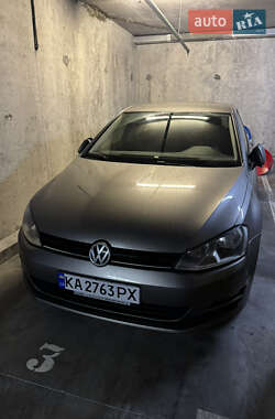 Хэтчбек Volkswagen Golf 2014 в Киеве