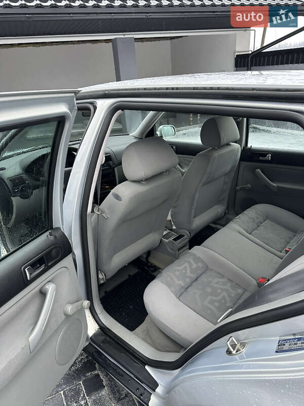 Хэтчбек Volkswagen Golf 1998 в Сокирянах