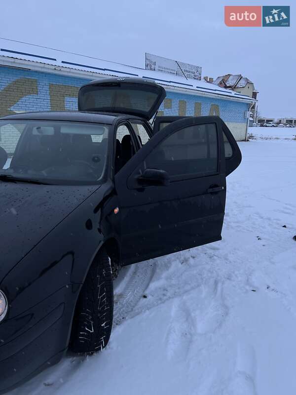 Хэтчбек Volkswagen Golf 2000 в Дрогобыче