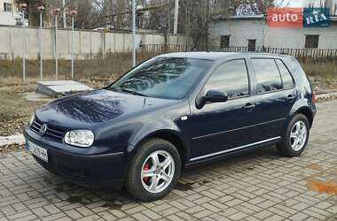 Хэтчбек Volkswagen Golf 2002 в Кременчуге