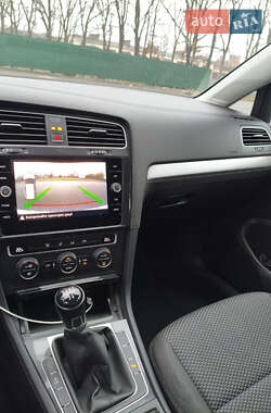 Универсал Volkswagen Golf 2018 в Чернигове