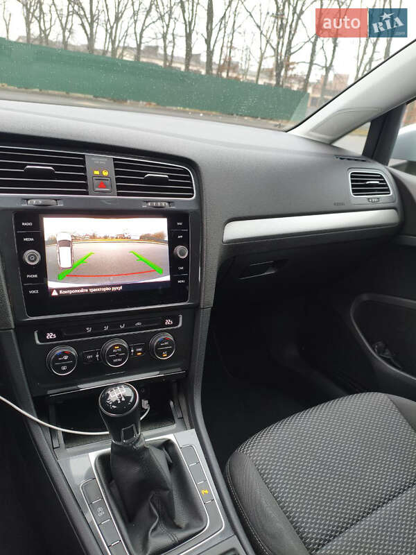 Универсал Volkswagen Golf 2018 в Чернигове